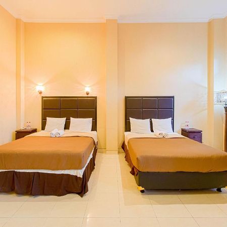 D'Talent Hotel Джокьякарта Экстерьер фото