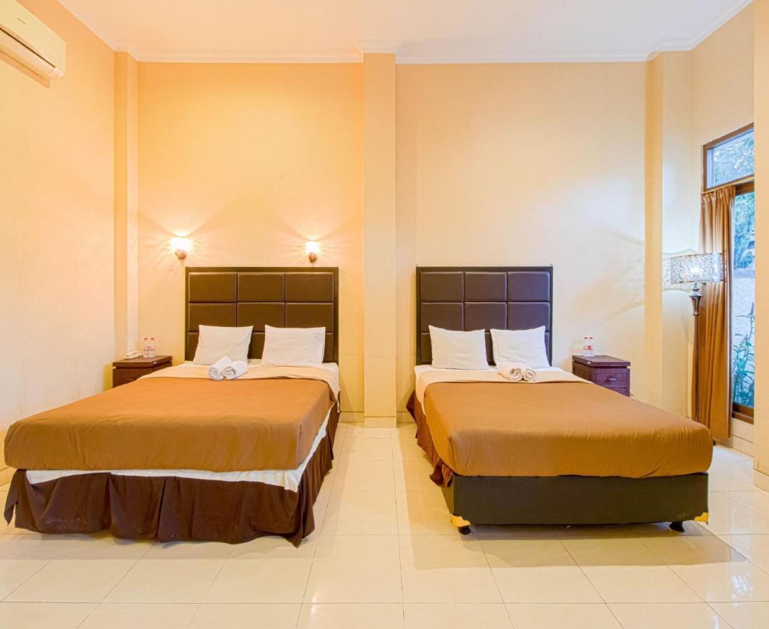 D'Talent Hotel Джокьякарта Экстерьер фото