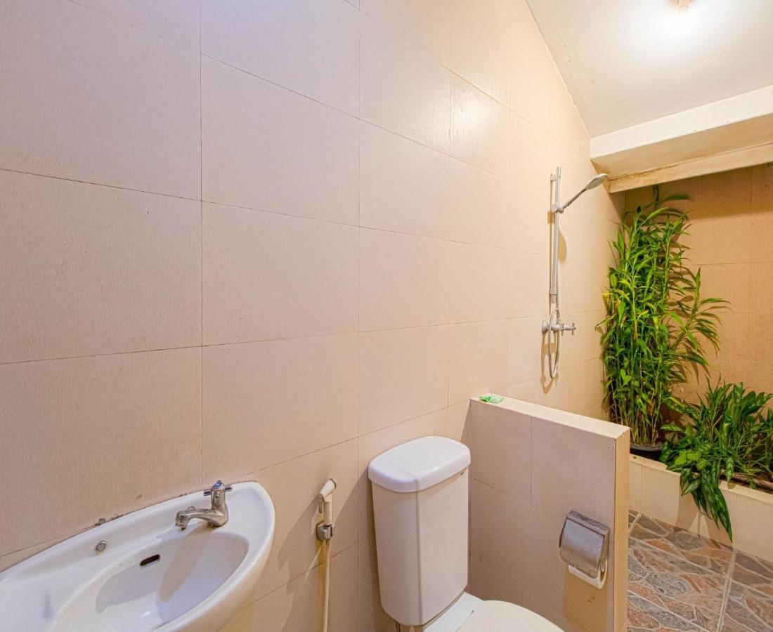 D'Talent Hotel Джокьякарта Экстерьер фото