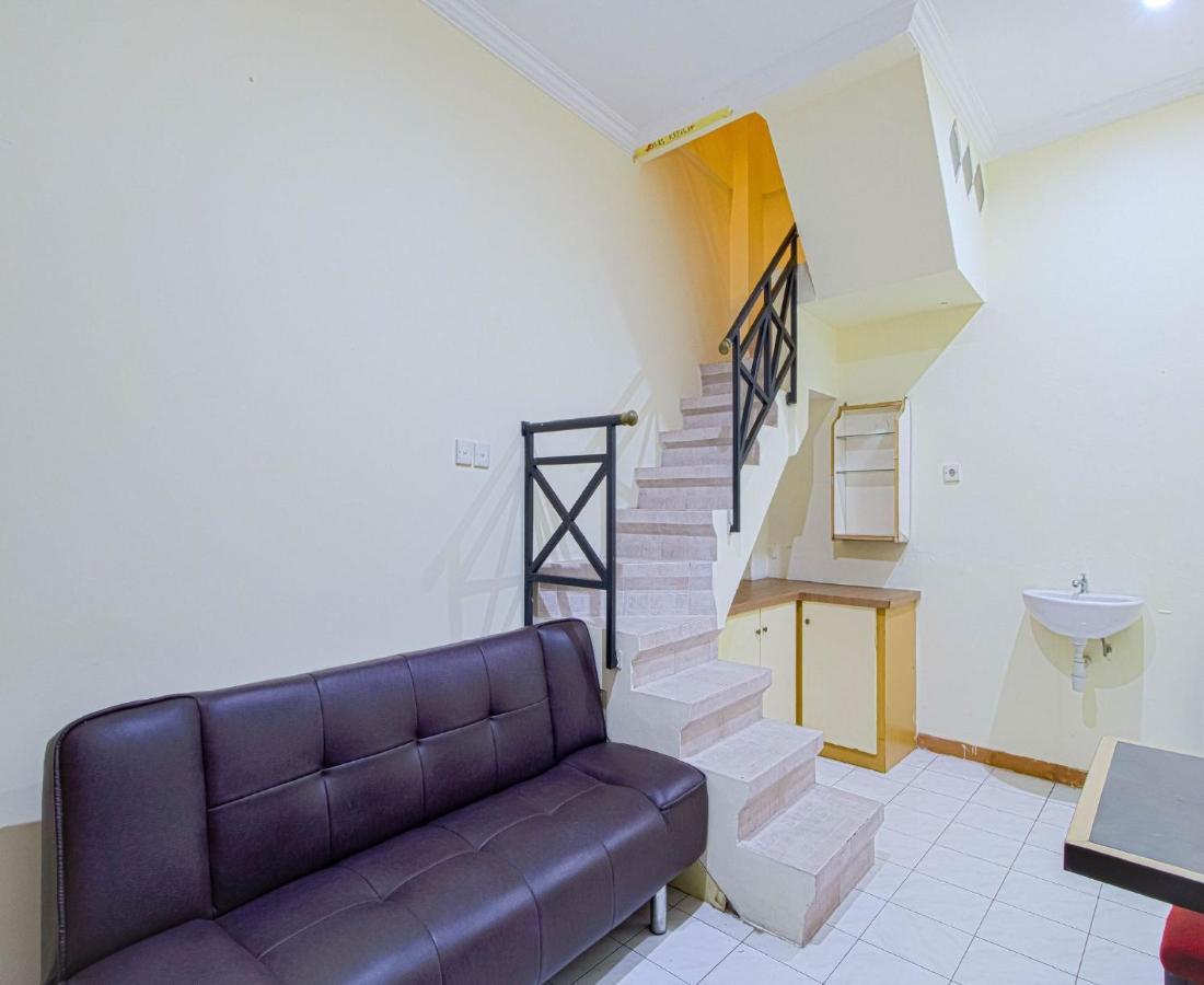 D'Talent Hotel Джокьякарта Экстерьер фото