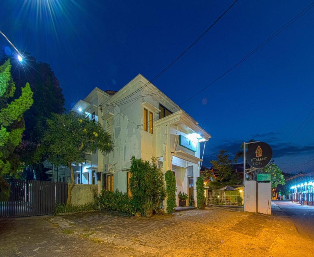 D'Talent Hotel Джокьякарта Экстерьер фото