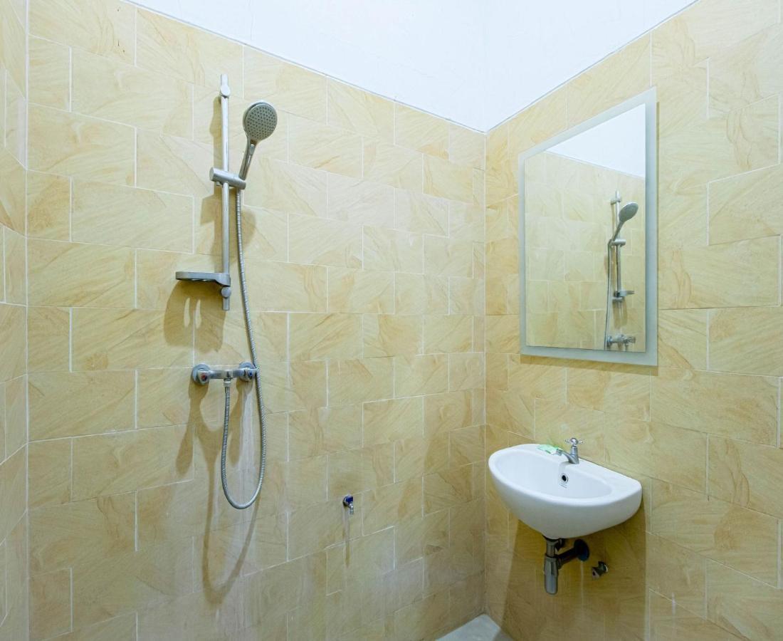 D'Talent Hotel Джокьякарта Экстерьер фото
